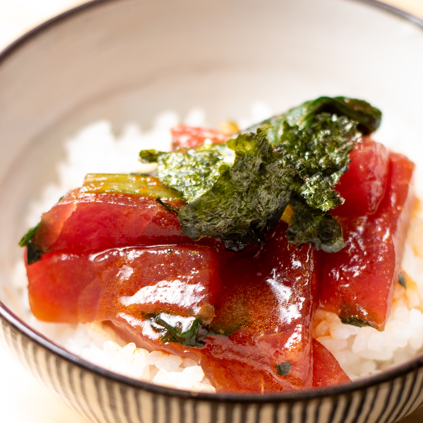 旅する味わい「マグロのヤンニョム漬け ごま油風味」